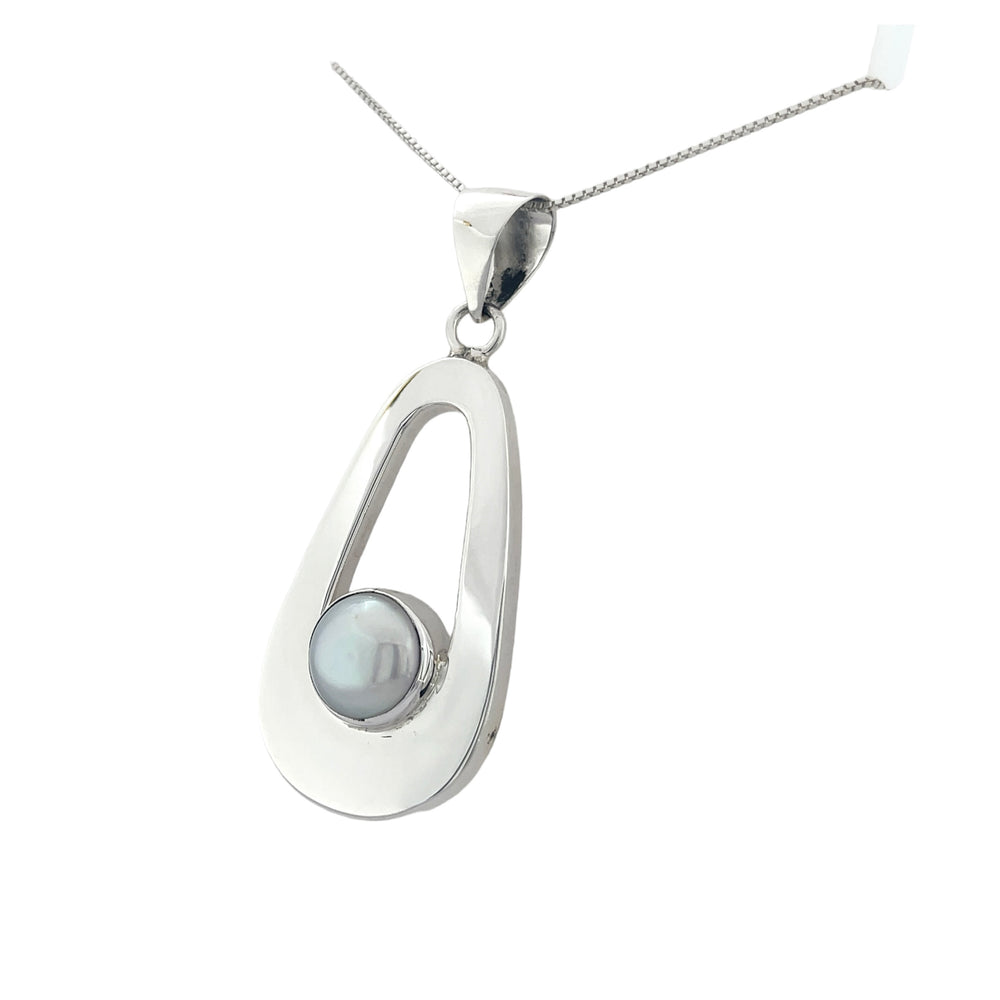 STERLING SILVER DROP SHAPE PENDANT WITH PEARL