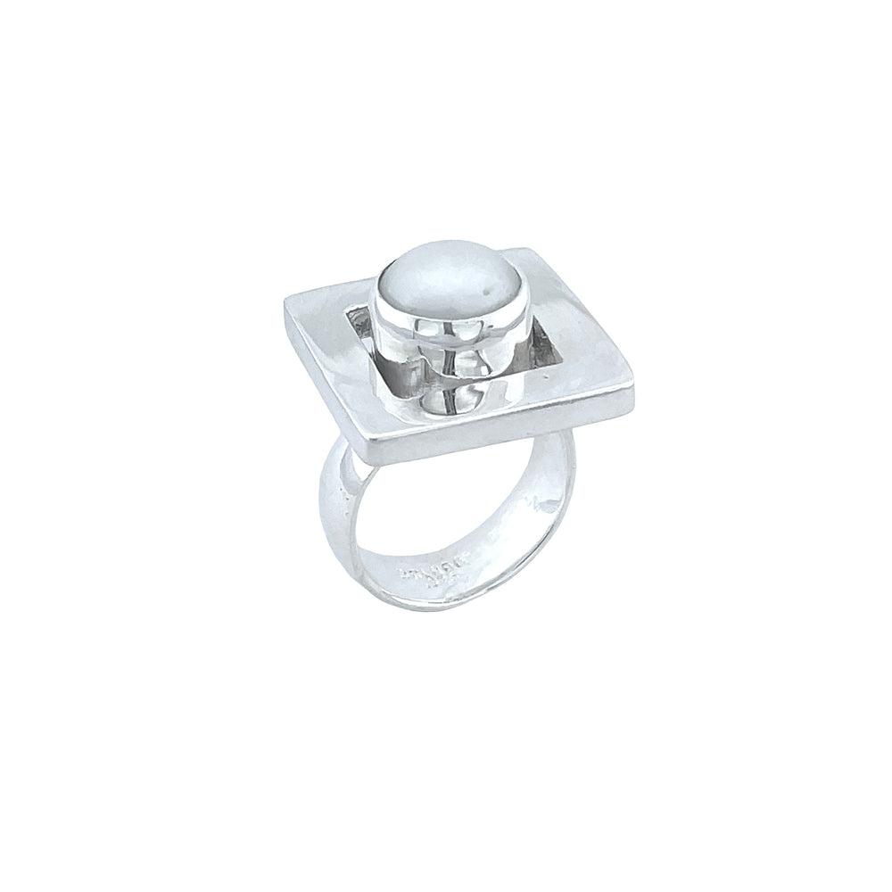 STERLING SILVER SQUARE HOLLOW BOX FRESHWATER PEARL ADJUSTABLE RING