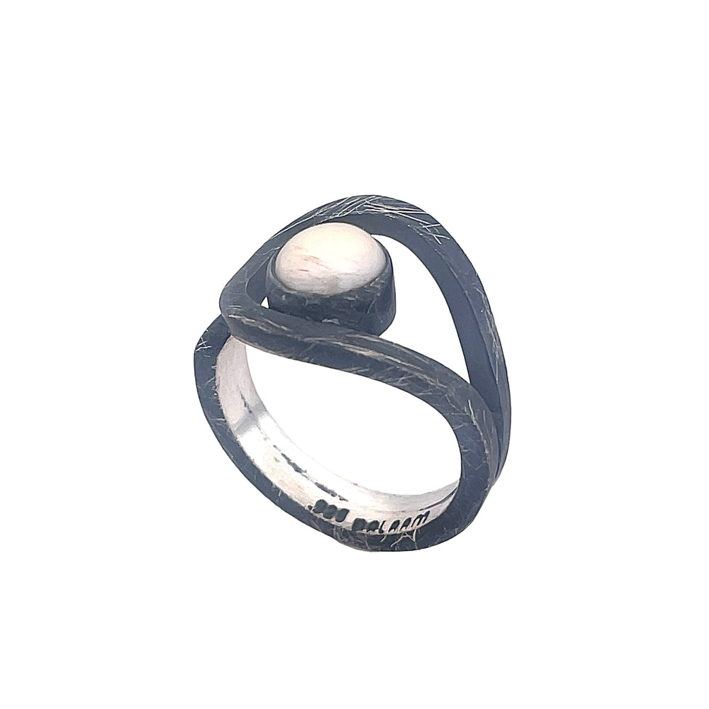 STERLING SILVER FREEFORM RING WITH PEARL